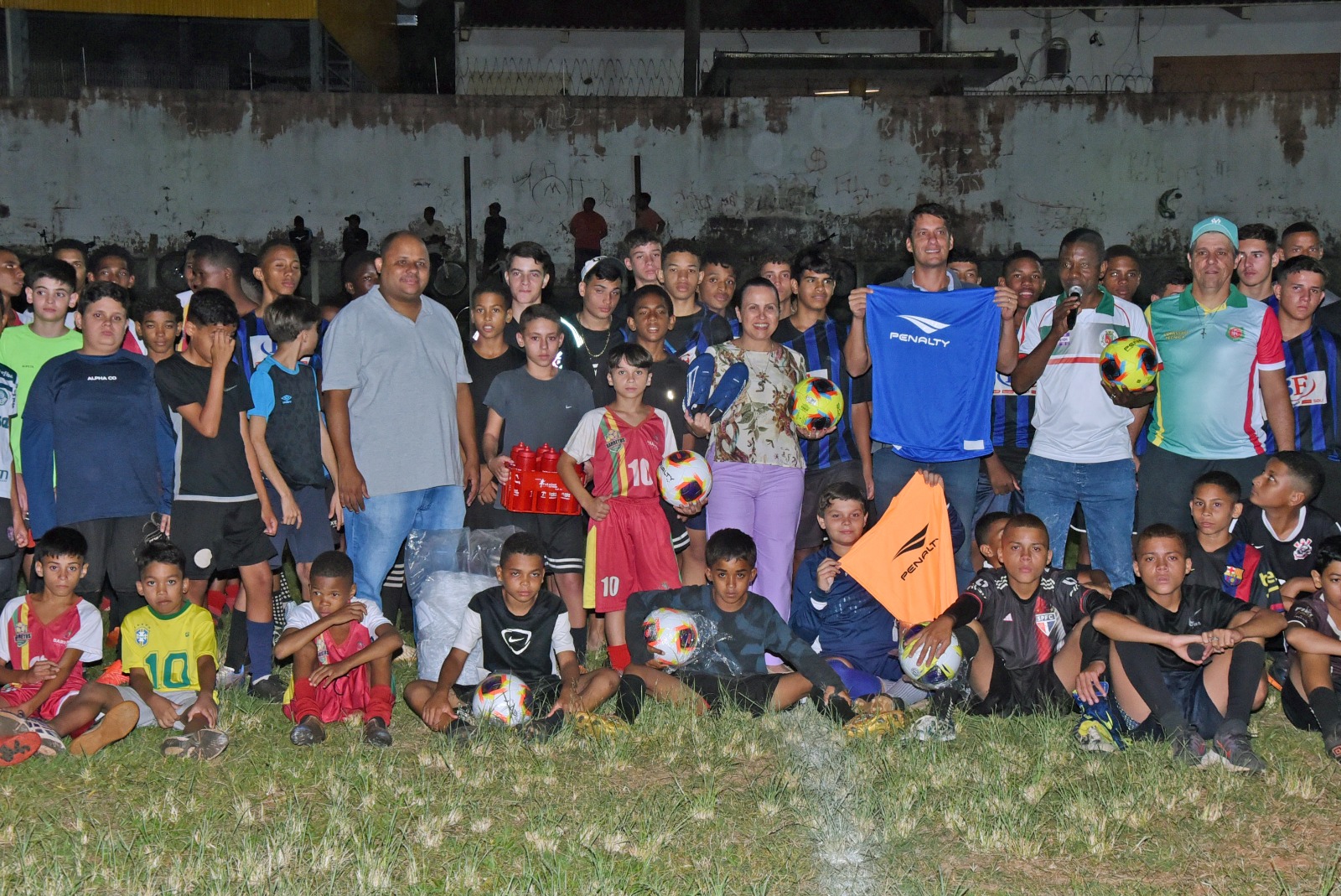 Novos materiais esportivos entram em campo nas Escolinhas de Futebol