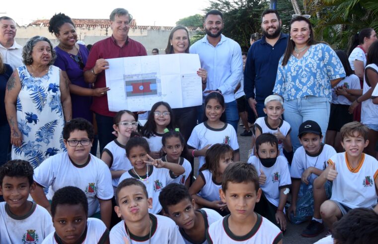 Prefeitura anuncia construção de quadra poliesportiva na Escola Municipal Anália Franco