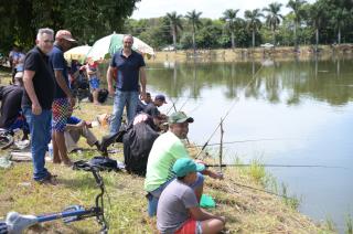 Prefeitura de Colina solta peixes no Lago