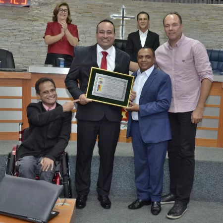 Presidente do Instituto O Amor, Anderson Alves, recebe título de Cidadão Honorário