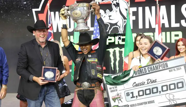 Mineiro Cássio Dias é campeão da PBR 2024