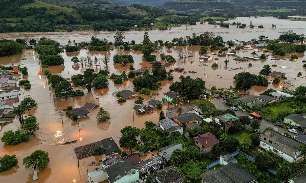 Chuvas no Rio Grande do Sul deixam 31 mortos e 74 desaparecidos