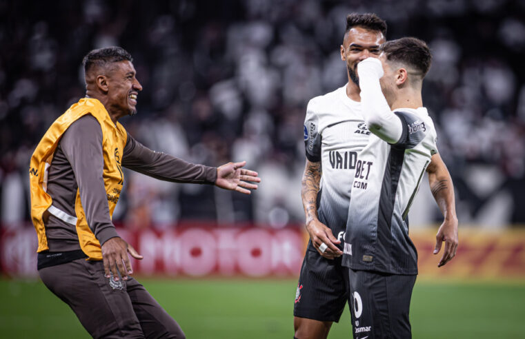 Corinthians avança direto com goleada sobre o Racing e Red Bull Bragantino vai aos playoffs