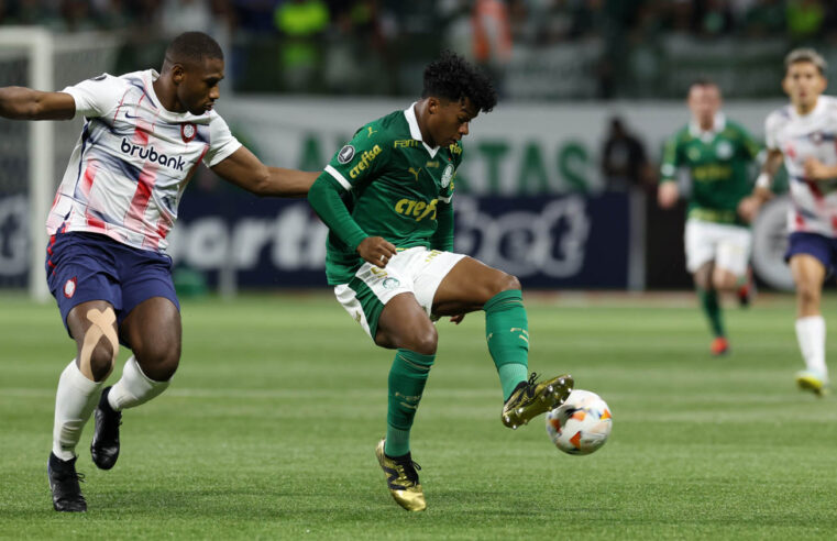 Palmeiras empata e termina na liderança do Grupo F