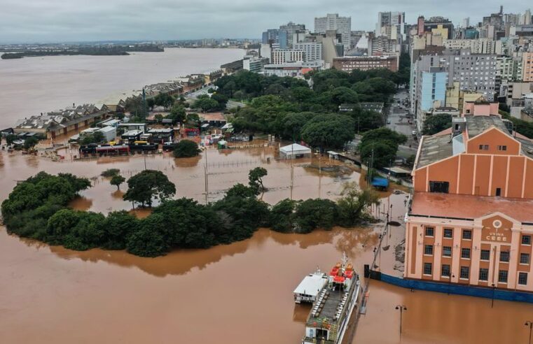 Com retorno de chuva forte no RS, população deve buscar áreas seguras