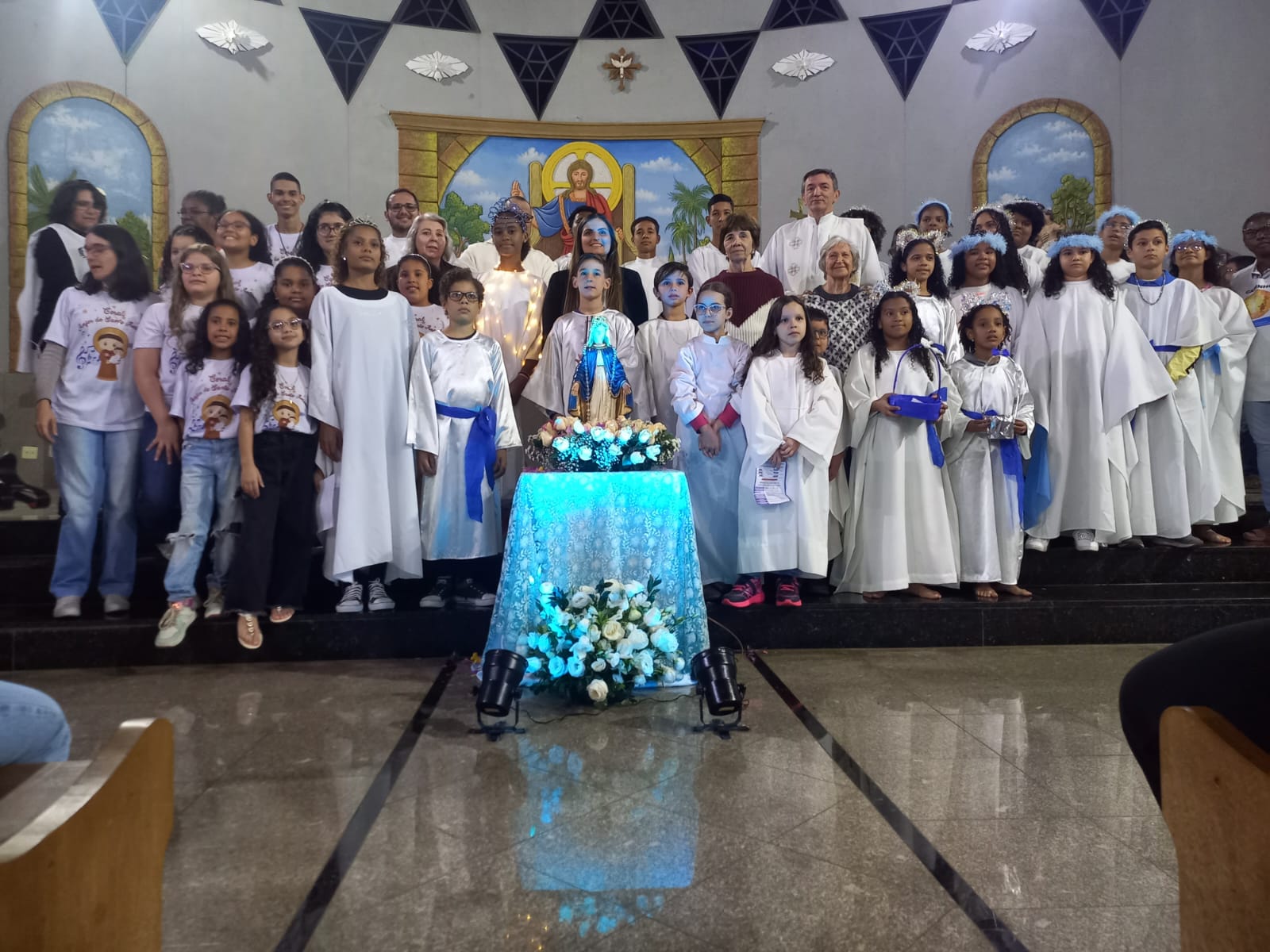 Paróquia Santo Antônio inicia trezena com coroação de Nossa Senhora