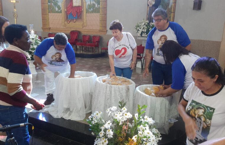 Dia de Santo Antônio é celebrado com missas e benção dos pães