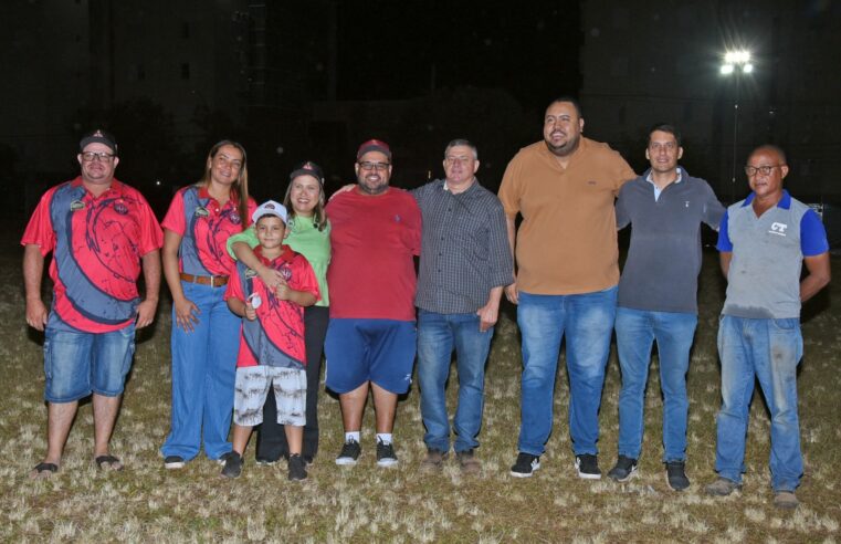 Prefeitura de Barretos entrega iluminação e melhorias no campo de futebol do Paulo Prata