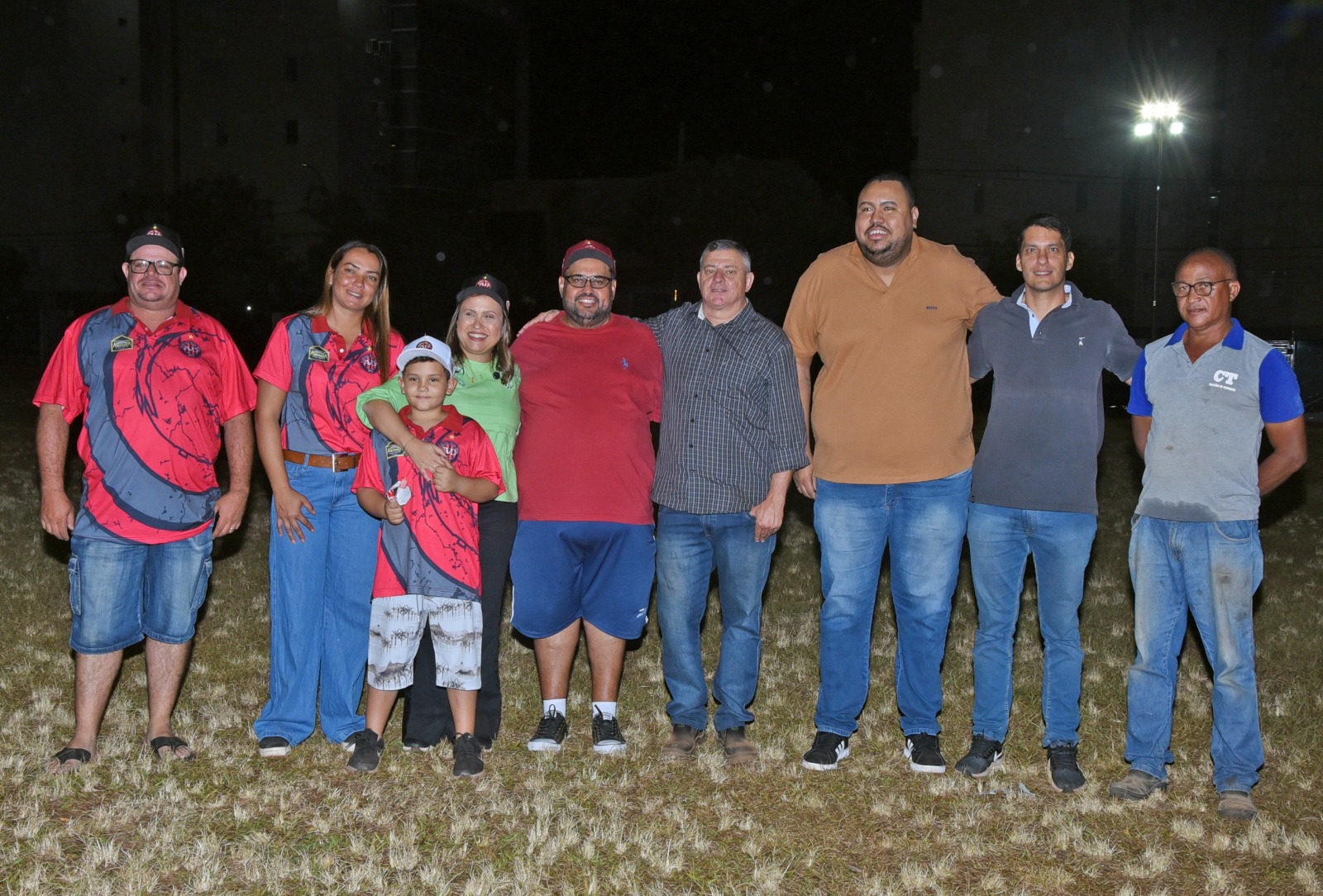 Prefeitura de Barretos entrega iluminação e melhorias no campo de futebol do Paulo Prata