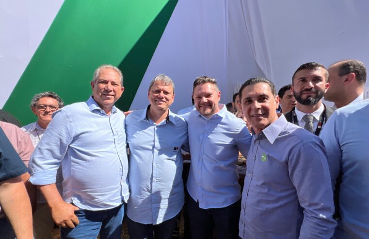 Pré-Candidato a Prefeito Odair Silva encontra-se com o Governador Tarcísio de Freitas na Coopercitrus Expo 2024