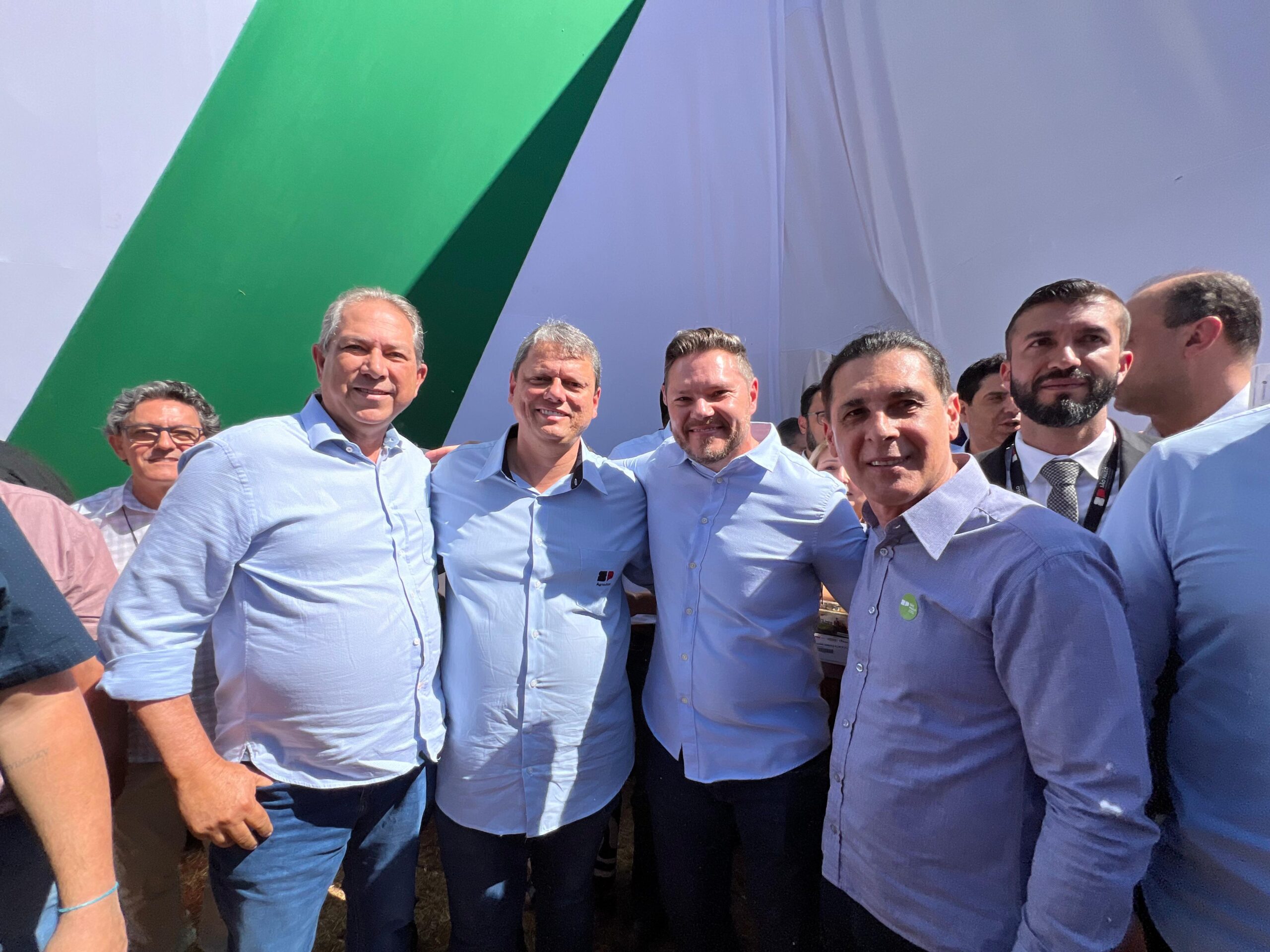 Pré-Candidato a Prefeito Odair Silva encontra-se com o Governador Tarcísio de Freitas na Coopercitrus Expo 2024