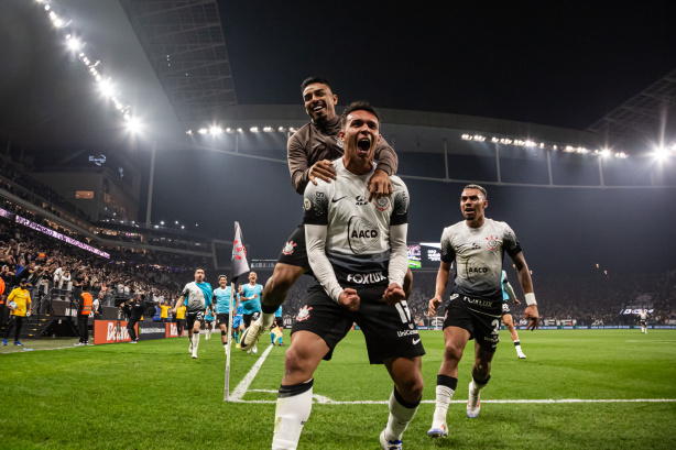 Palmeiras empata no Sul e Corinthians vence com gol nos acréscimos