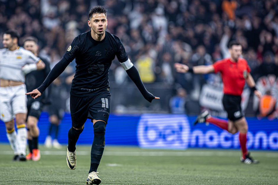 Corinthians volta a vencer no Brasileiro na estreia de Ramón Díaz