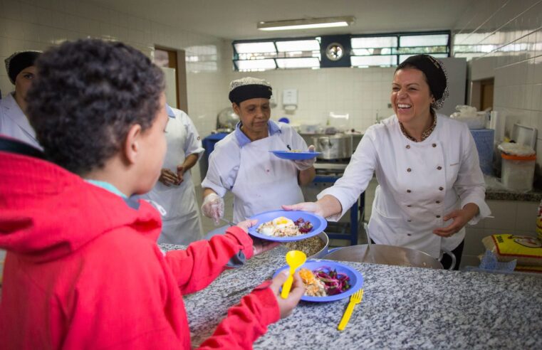 Educação de SP lança concurso para cozinheiras e cozinheiros da rede estadual