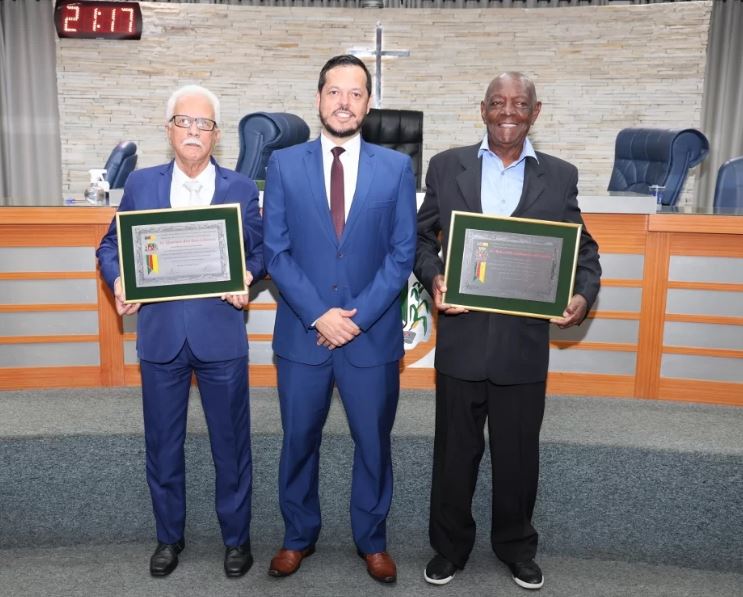 Quirino dos Reis Silveira e Benedito Godêncio de Faria recebem Títulos de Cidadania Barretense