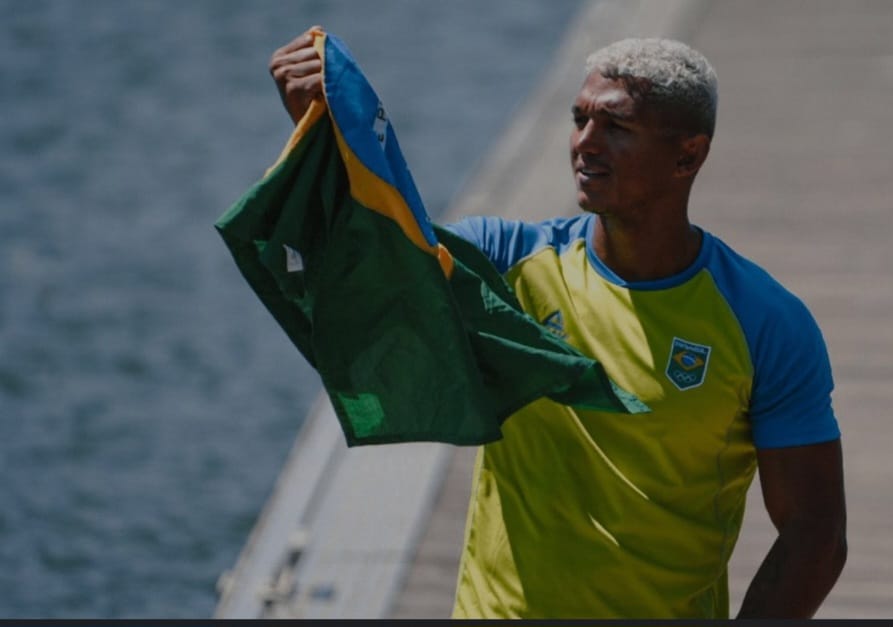 Isaquias Queiroz é prata na canoagem velocidade e chega a cinco medalhas olímpicas