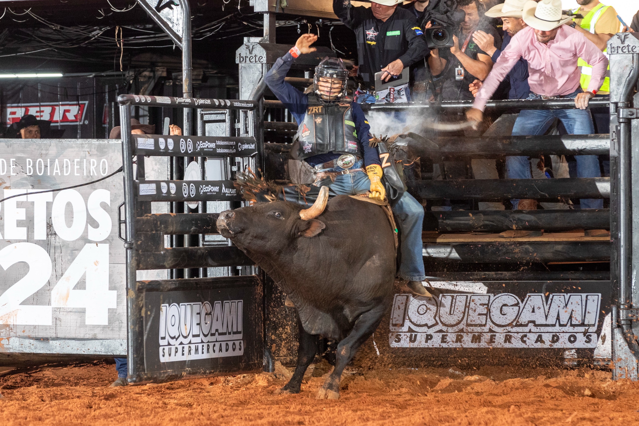 Anderson de Oliveira do MS vence terceiro round da final da PBR Brazil