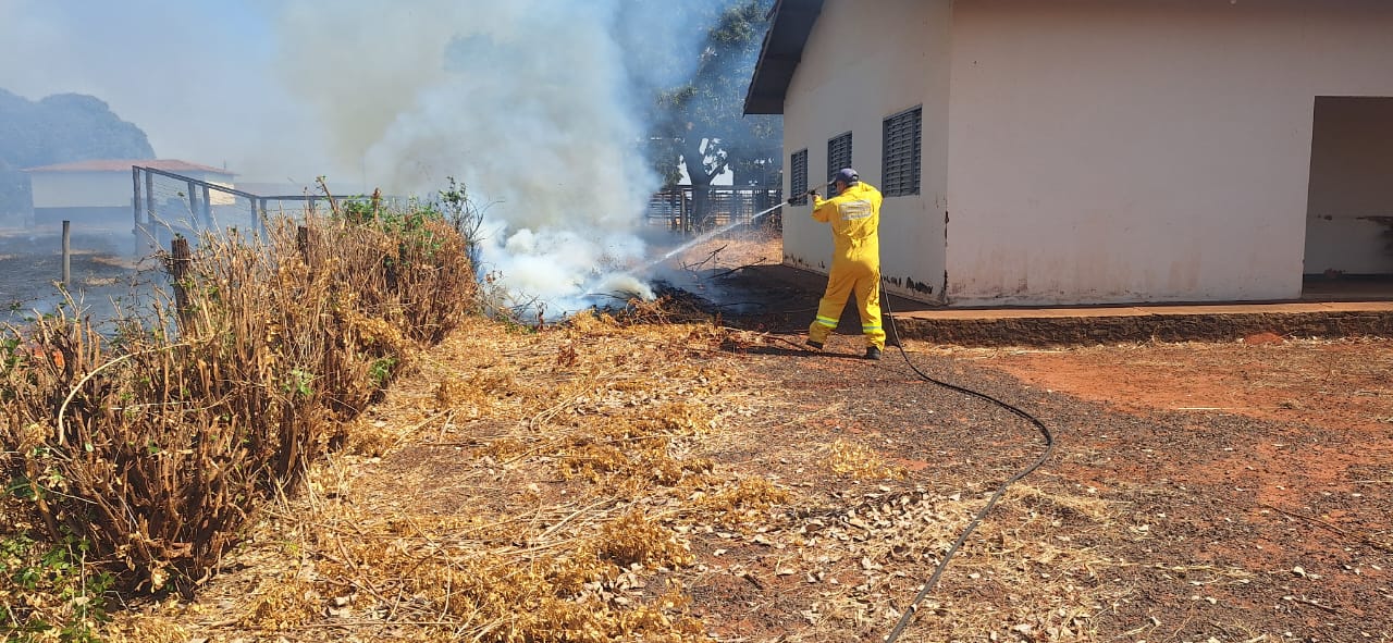 Incêndio atinge área de 10 hectares por mais de 4horas