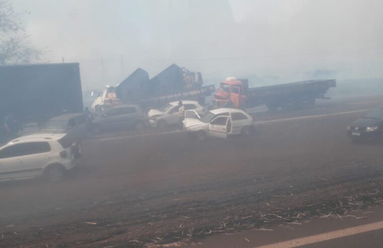 Fumaça de queimadas provoca acidente e deixa dois feridos em rodovia