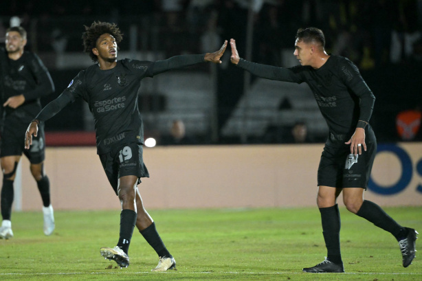 Corinthians vence Red Bull Bragantino pela Sul-Americana