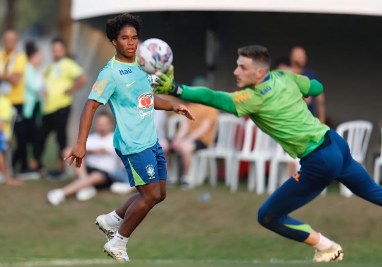 Seleção Brasileira enfrenta hoje o Paraguai pelas Eliminatórias