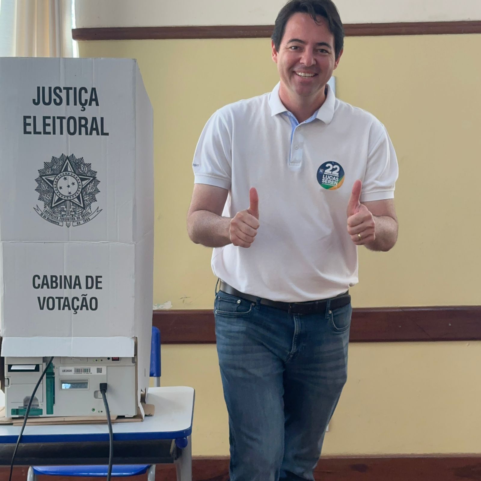 Candidato a reeleição Lucas Seren vota em Bebedouro