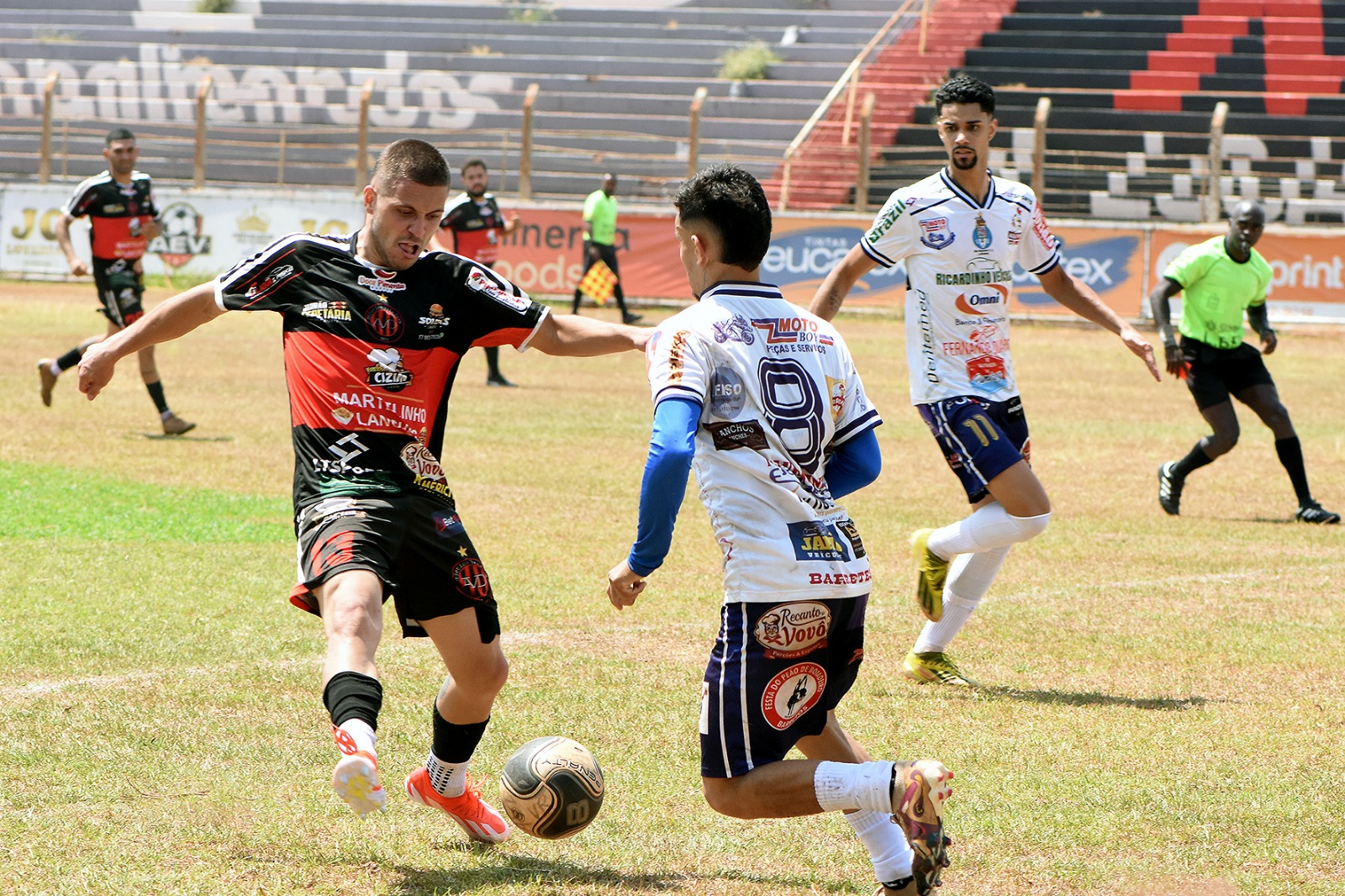 Vila Nogueira vence clássico da Série A