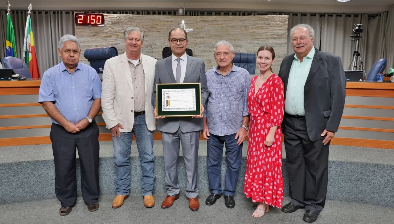 Cirurgião dentista Lúcio Antônio Pereira recebe Título de Cidadão Honorário de Barretos