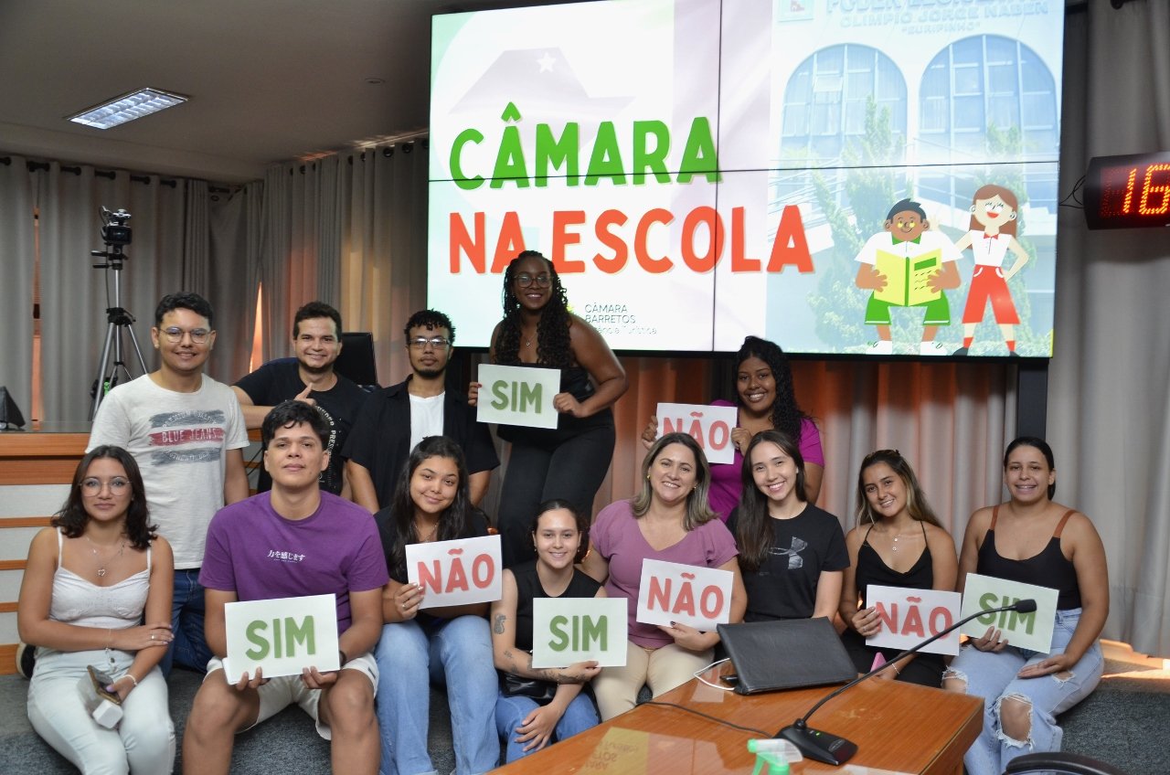 Alunos do SENAC visitam a Câmara de Barretos e participam de dinâmicas do programa Câmara na Escola