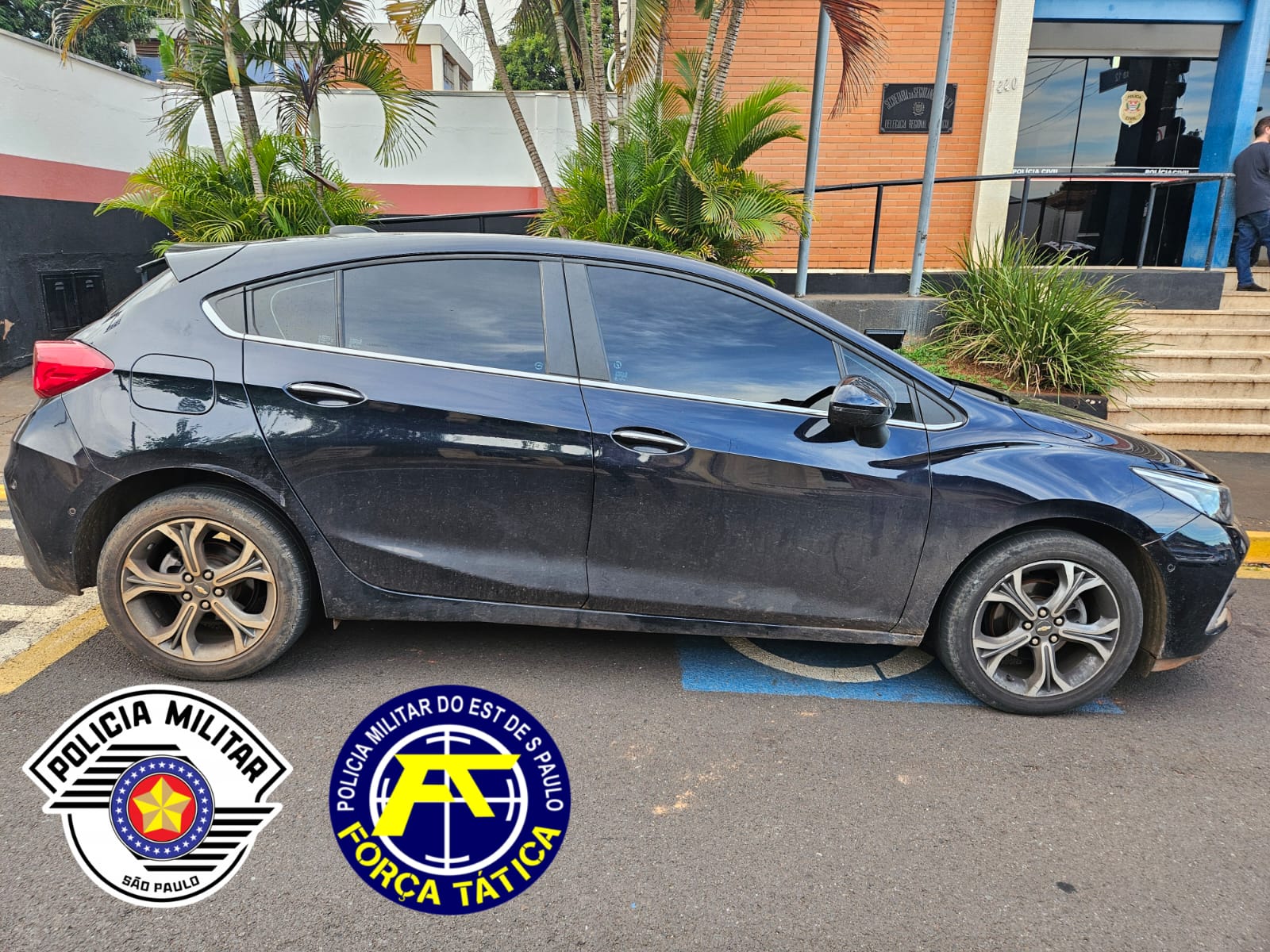 PM recupera carro furtado em Minas