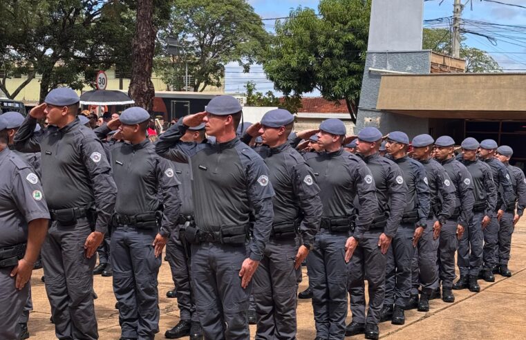 Soldados participam de formatura no CPI-3
