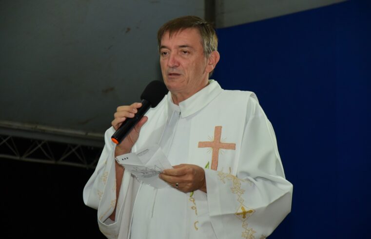 Missa e quermesse no Dia de  Santos Reis  