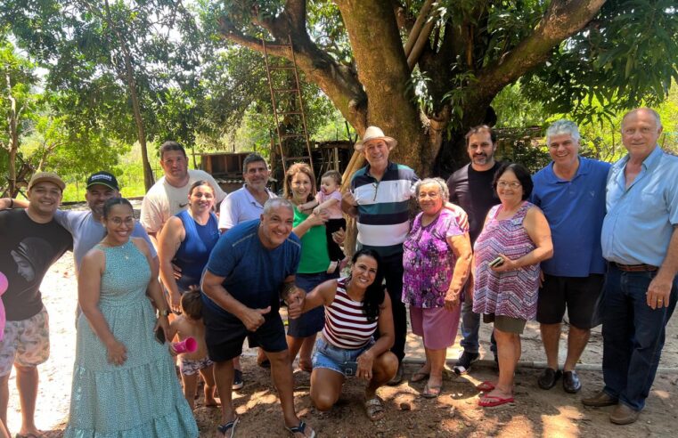 Prefeito Odair Silva visita Povoado do Prata