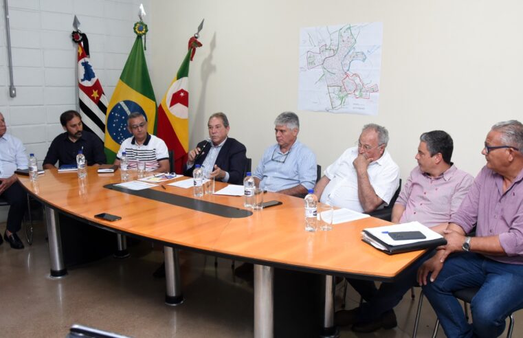 Prefeitura inicia mutirão de limpeza com apoio de empresas e voluntários