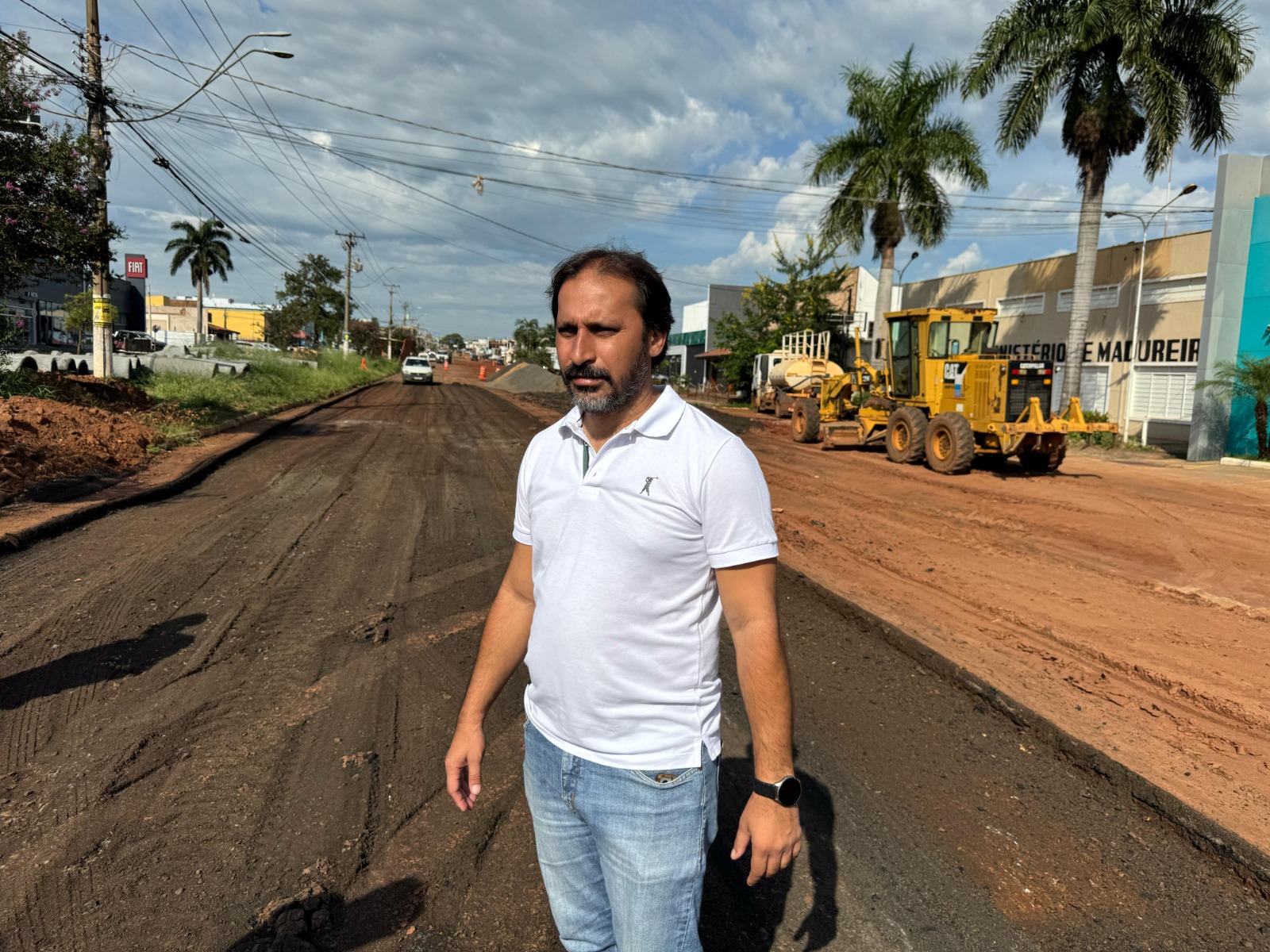 Instalação da rede de drenagem na Avenida Engenheiro Necker Carvalho de Camargo deve ser concluída na próxima semana