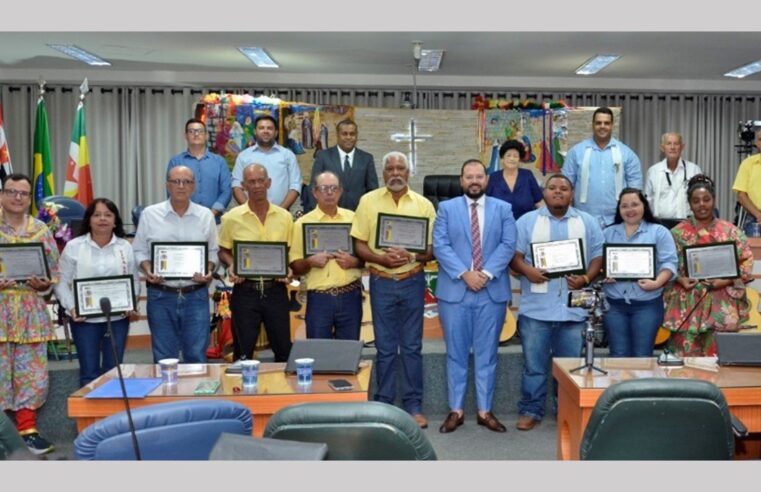 Câmara entrega diplomas a integrantes de Companhias de Reis de Barretos
