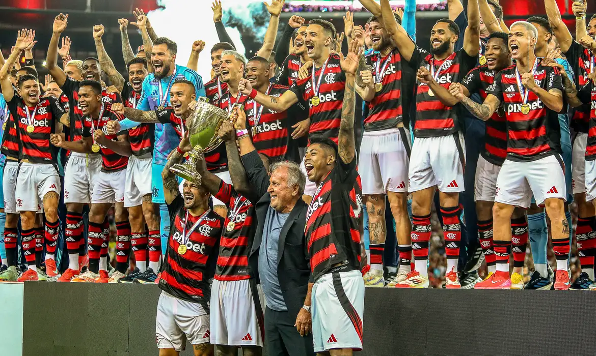 Flamengo empata e garante título carioca