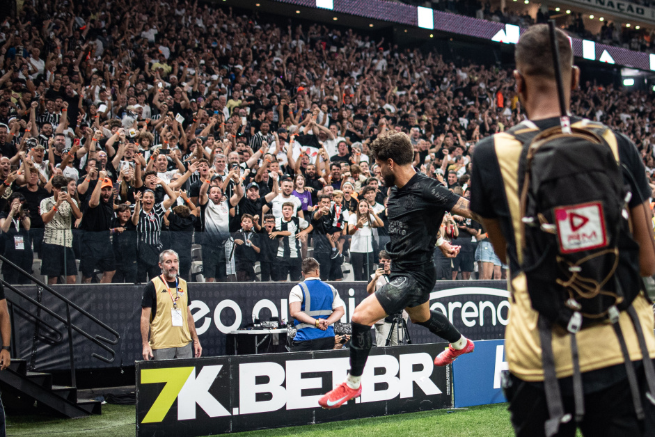 Corinthians está na final do Paulistão com gols de Yuri e Garro