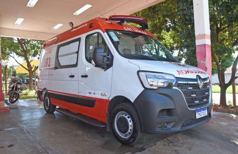 Frota do SAMU recebe três novas ambulâncias para atendimento à população
