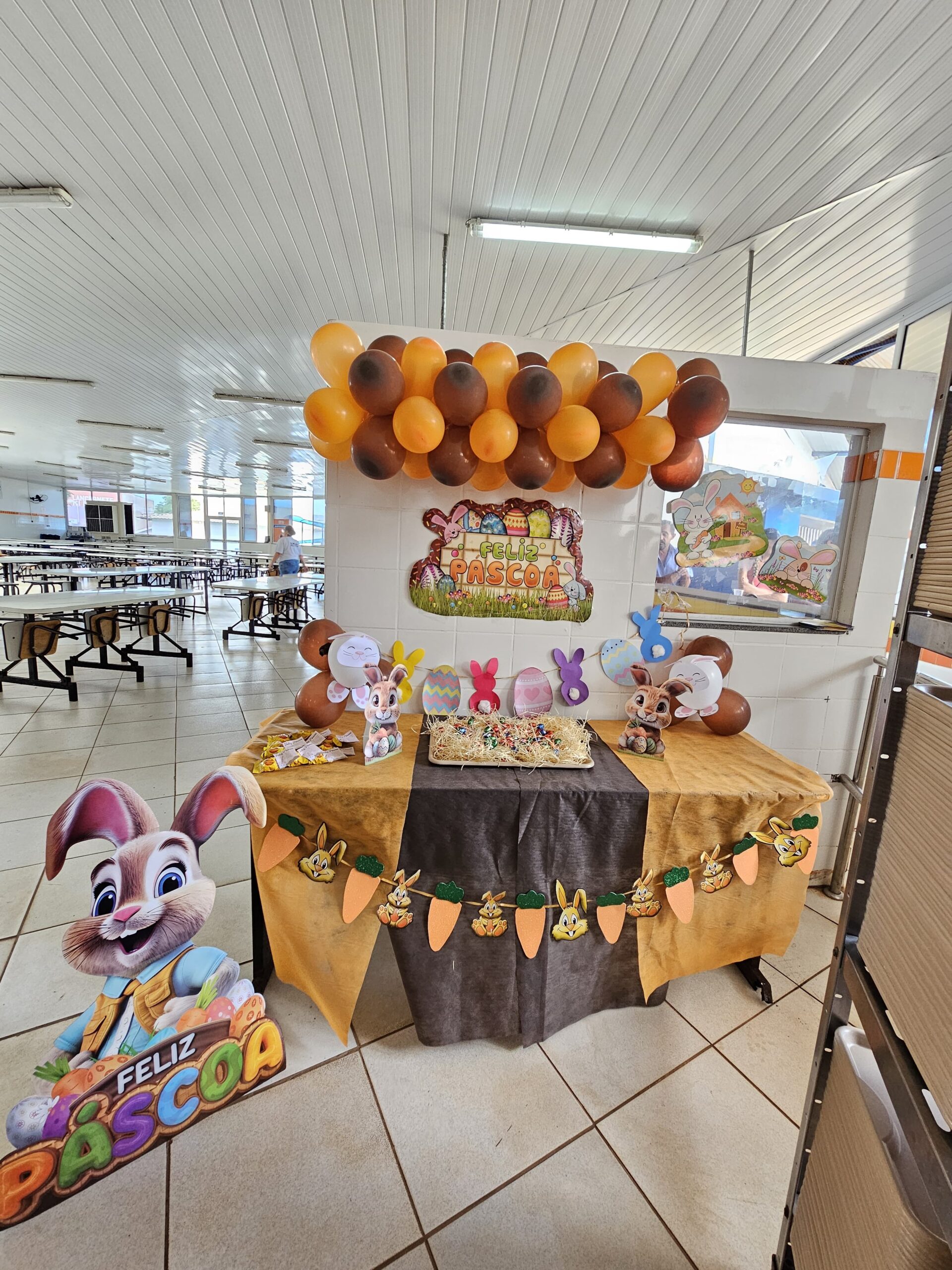 1.500 marmitas com cardápio especial de Páscoa foram servidas pelo Bom Prato no almoço desta quinta-feira, 17