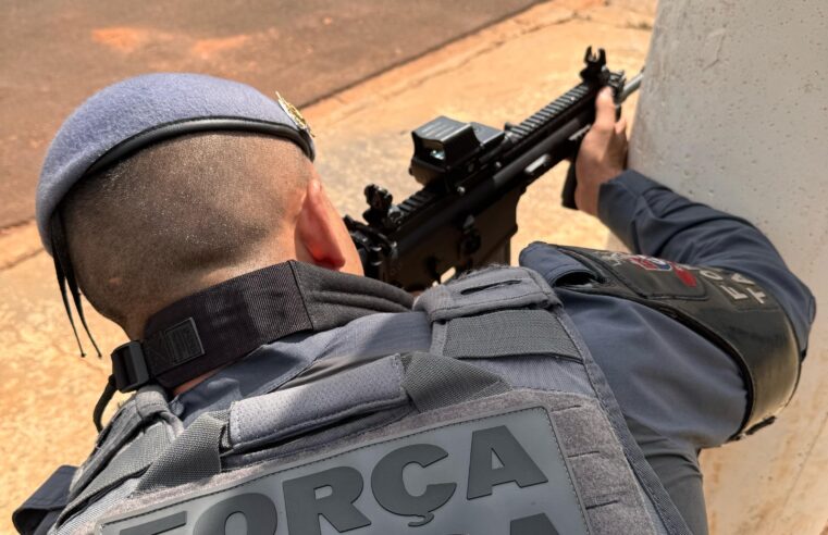 PM realiza treinamento simulado sobre roubo de carga em centro de Distribuição de Carga