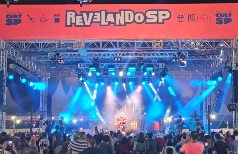 Show de Renato Teixeira leva grande público no fechamento do Revelando SP