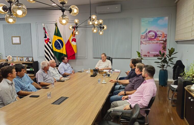 Prefeito Odair Silva ouve reivindicações de diretores do Sindicato Rural em reunião