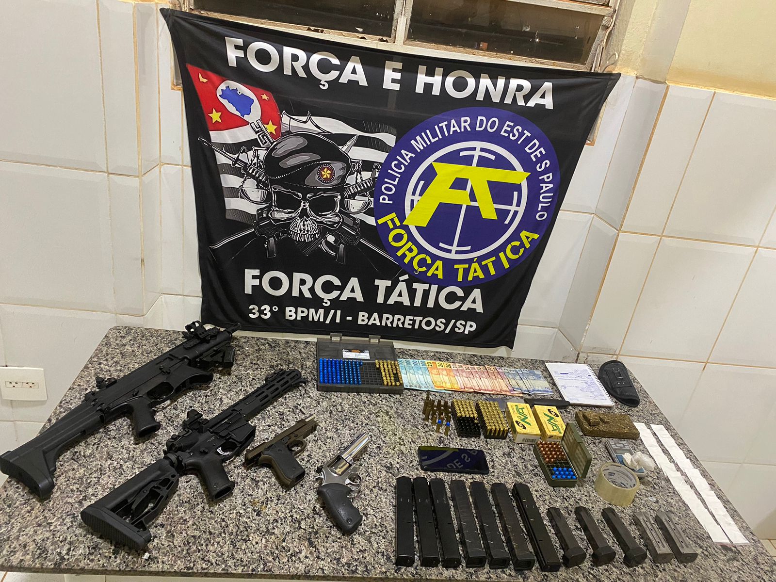 Força Tática apreende arsenal de armas em Bebedouro