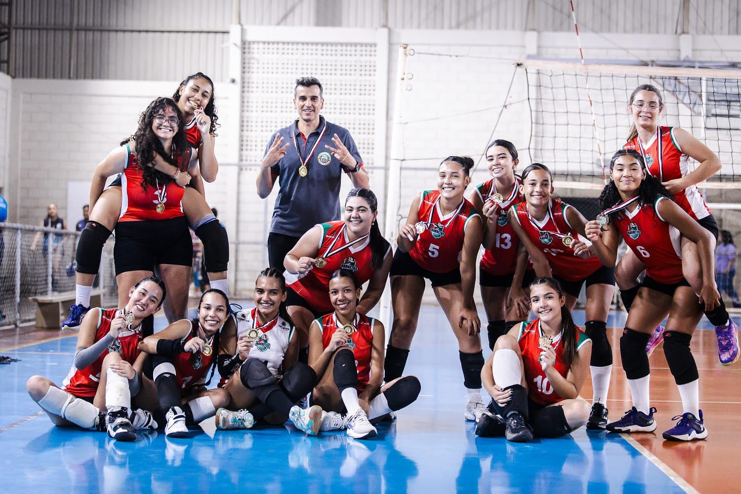 Time barretense de voleibol feminino sagra-se tricampeão regional e se classifica para a fase final estadual dos Jogos Abertos da Juventude