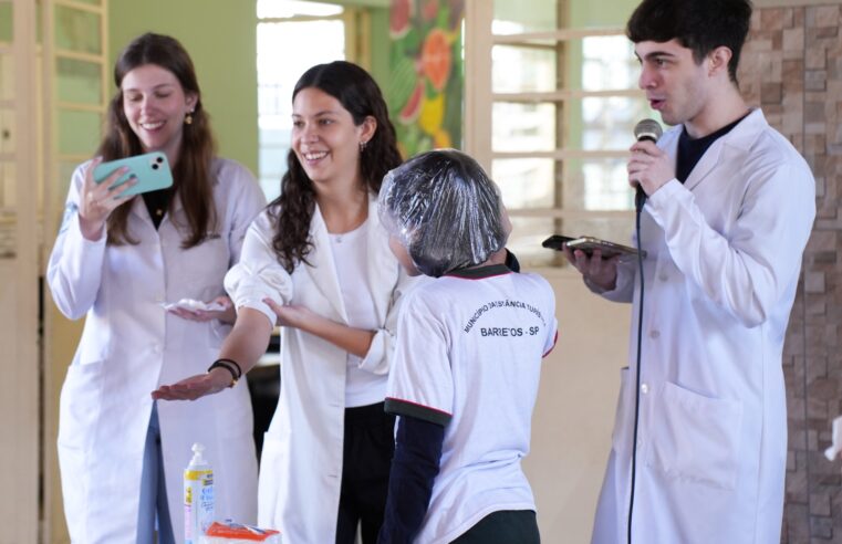 Estudantes de Medicina promovem ação sobre alimentação saudável na rede municipal