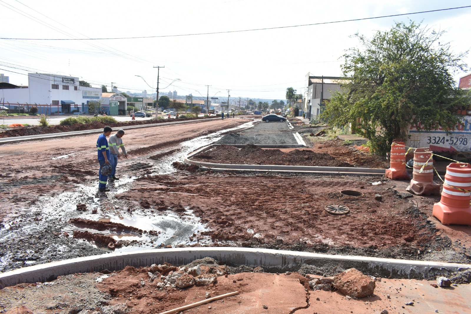 Obra de reurbanização da Avenida Eng. Necker C. de Camargo segue cronograma previsto e deve ser entregue em agosto