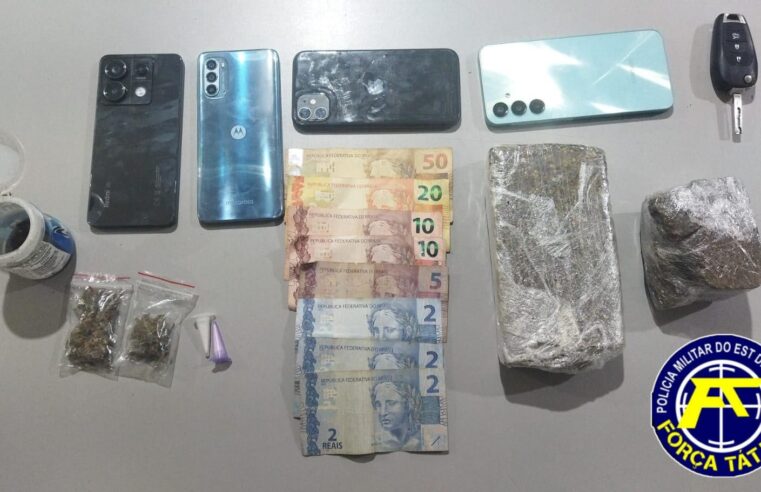 Força Tática apreende drogas em com trio em carro de aplicativo