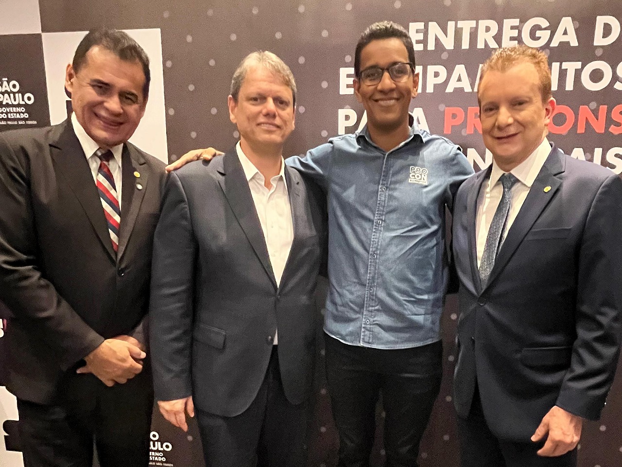 PROCON Barretos recebe equipamentos do Governo de SP