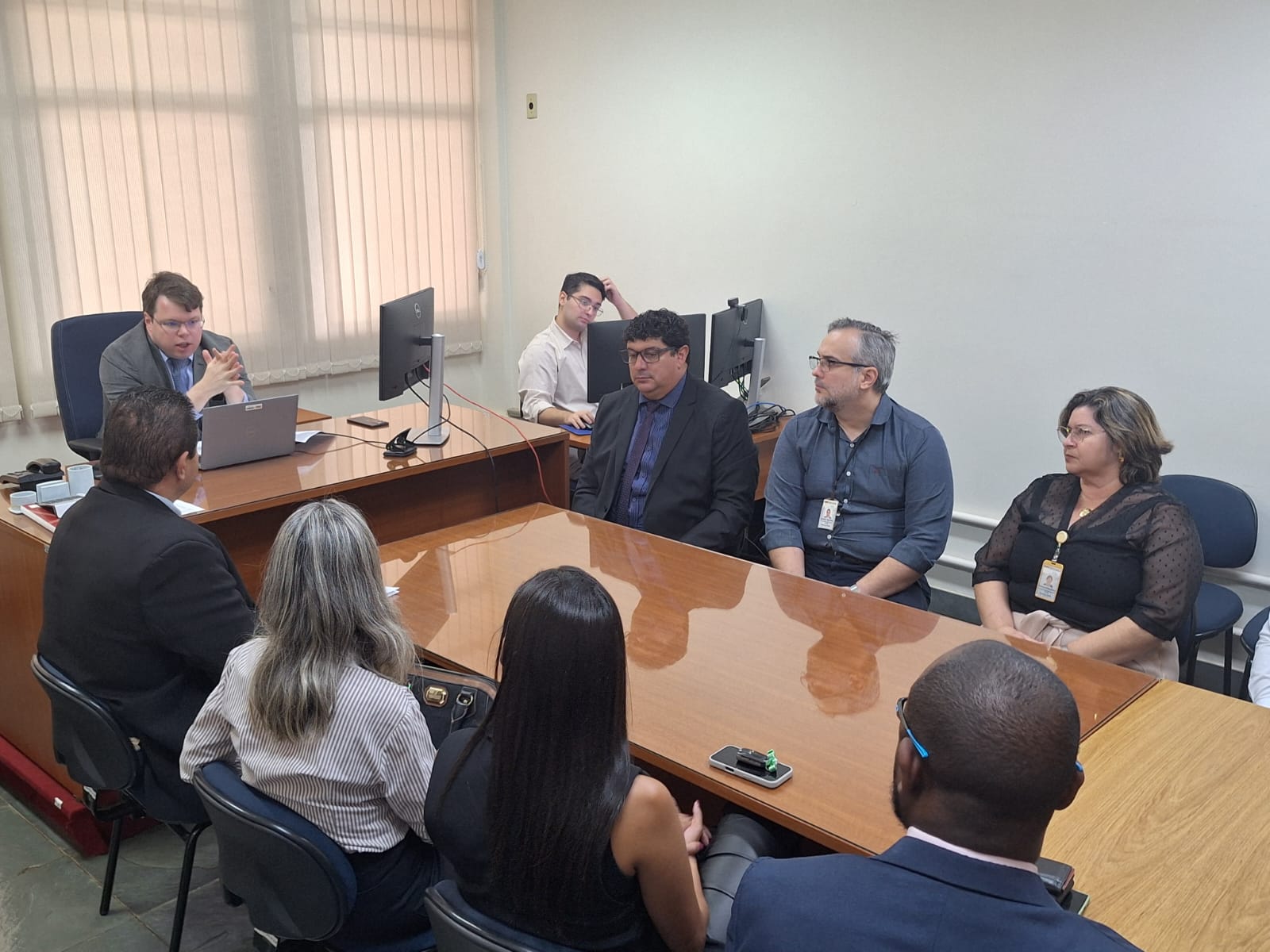 Juiz realiza reunião com OAB e apresenta serviços da UPJ